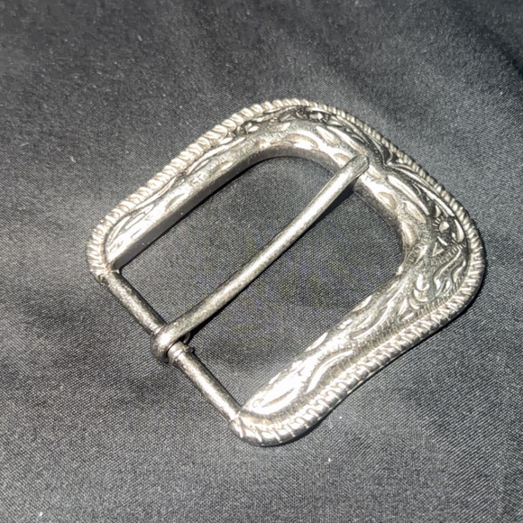 Buckle - Picture 6 of 6